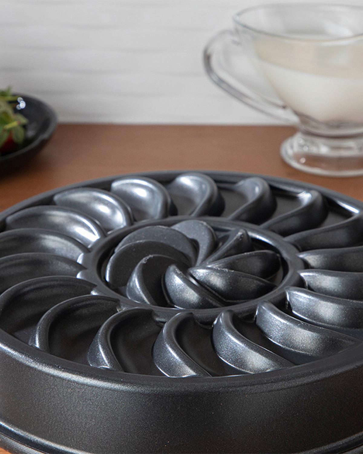 Pretty Форма За Кекс Отливка 26 см Черен