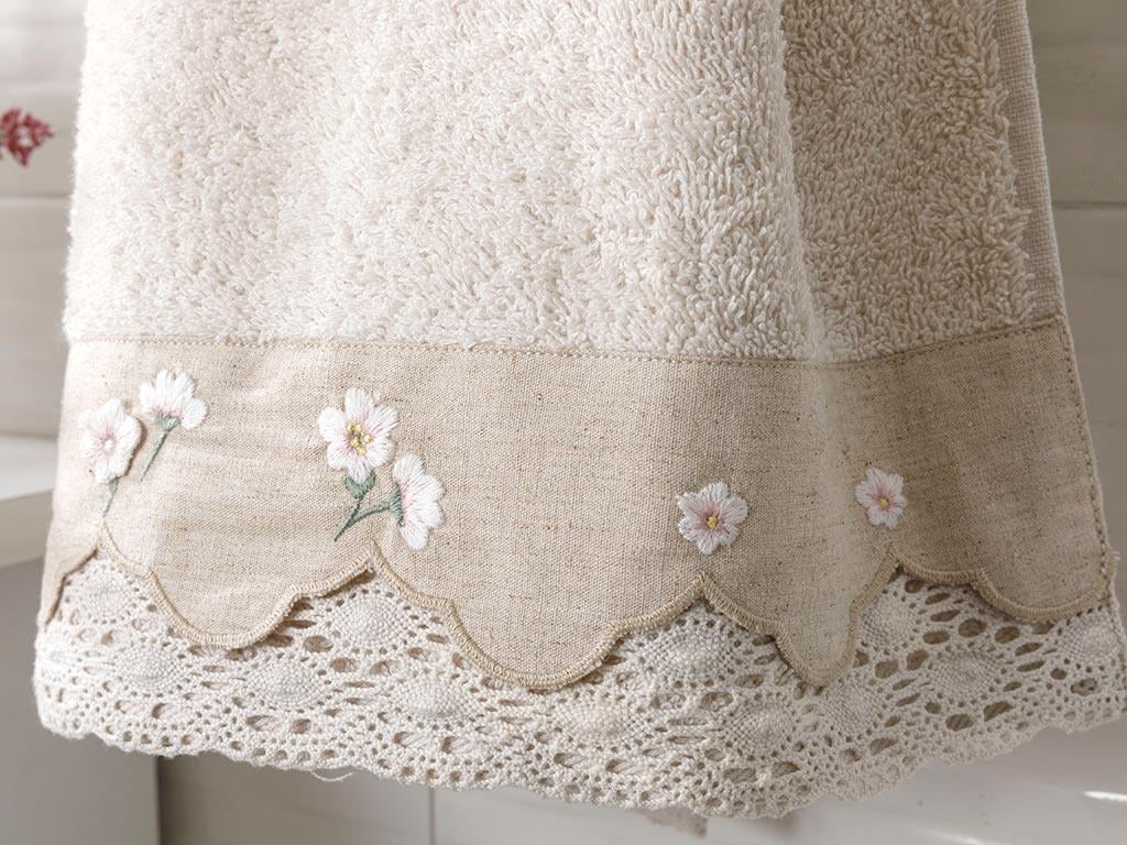 Pretty Flowers ХАВЛИЯ ЗА ЛИЦЕ С дантела 50x80 cm Light Beige