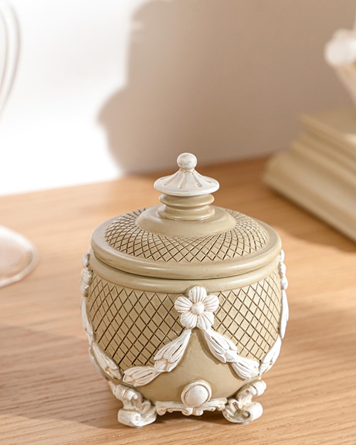 Royal Decorative Box 7.2x9 cm Cream