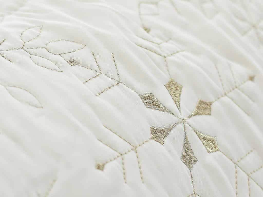 Snow Flake ПОКРИВКА ЗА ЛЕГЛО К Двоен Бродирани 240x260 cm Golden Silvery