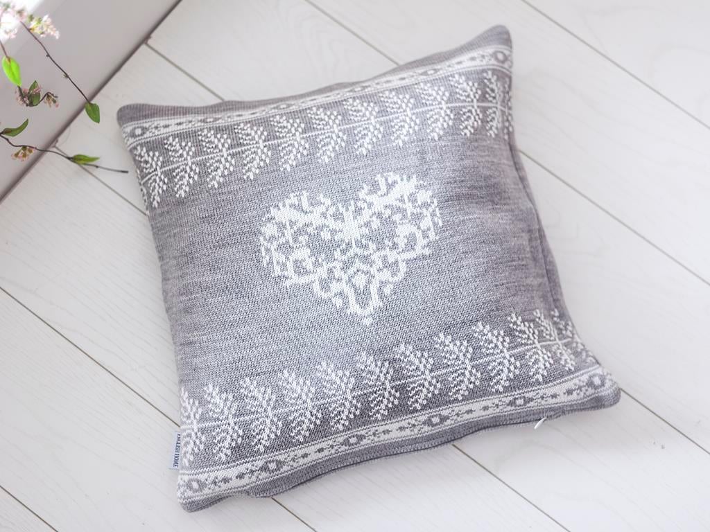 Snow Heart ВЪЗГЛАВНИЦА Трикотаж 43x43 cm Gray