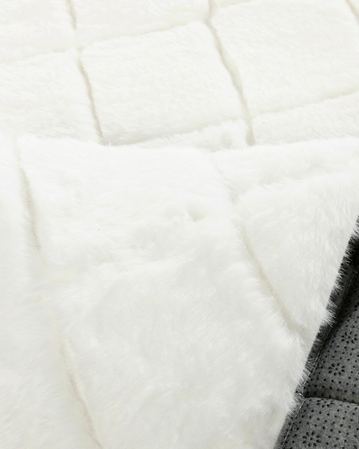 Soft Touch Килим Rabbit Плюш 120 см Бял