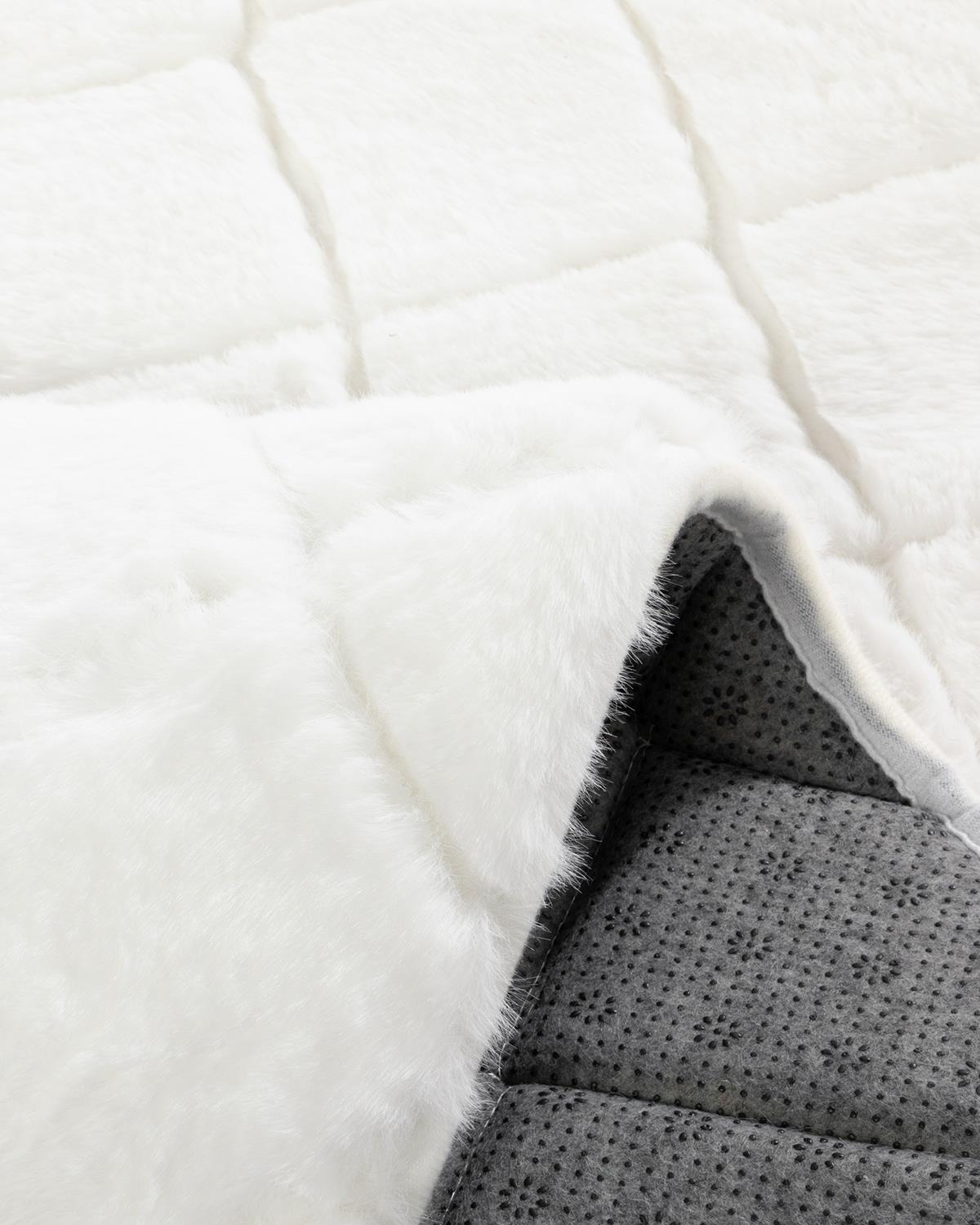 Soft Touch Килим Rabbit Плюш 120 см Бял