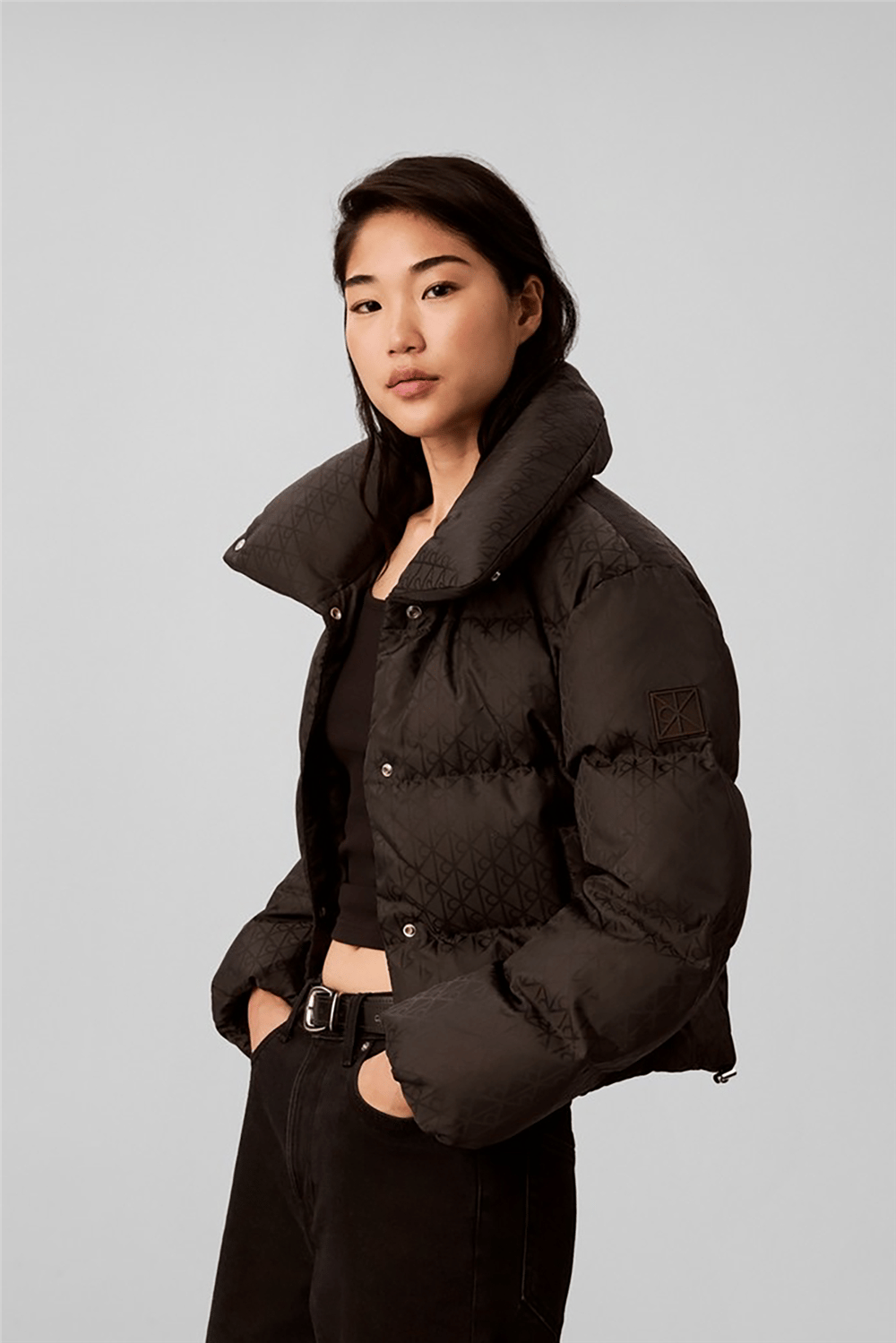 Calvin Klein Aop Jacquard Short Down Puffer Kadın Şişme Mont Siyah
