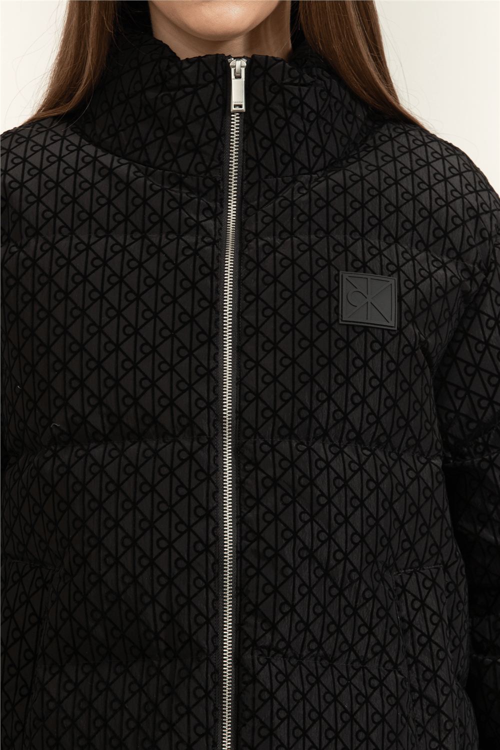 Calvin Klein Aop Mid Weight Down Puffer Jacke Kadın Şişme Mont