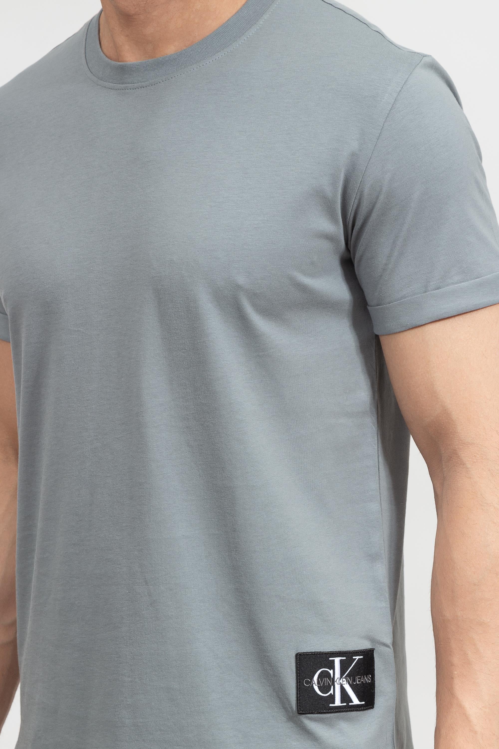 Calvin Klein Badge Turn Up Sleeve Erkek Bisiklet Yaka T-Shirt