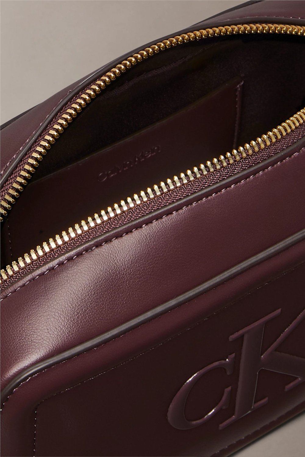 Calvin Klein Bold CK Camera Bag Kadın Mini Omuz Çantası Siyah