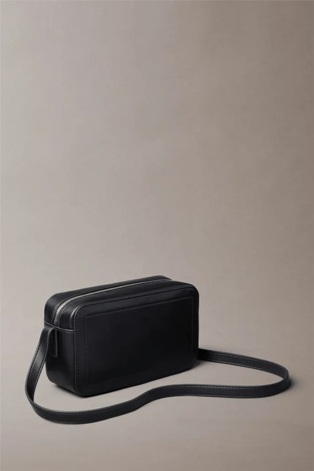 Calvin Klein Bold CK Camera Bag Kadın Mini Omuz Çantası Siyah