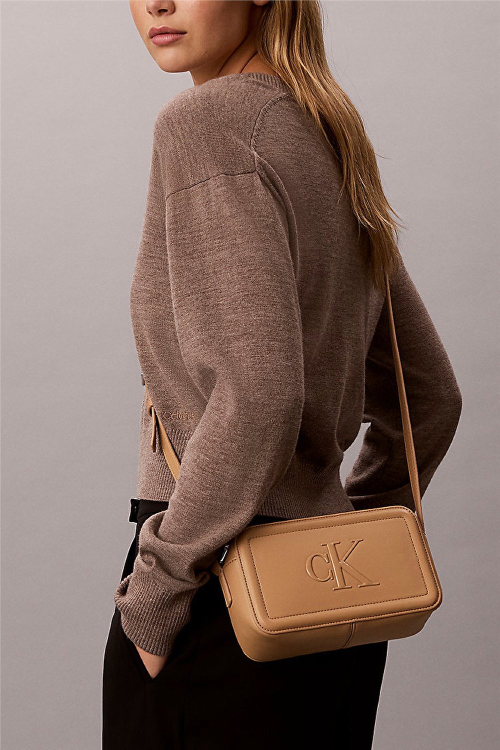 Calvin Klein Bold CK Camera Bag Kadın Mini Omuz Çantası