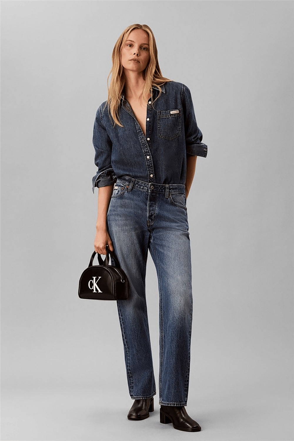 Calvin Klein Bold Ck Dome Crossbody Kadın Mini Omuz Çantası Siyah