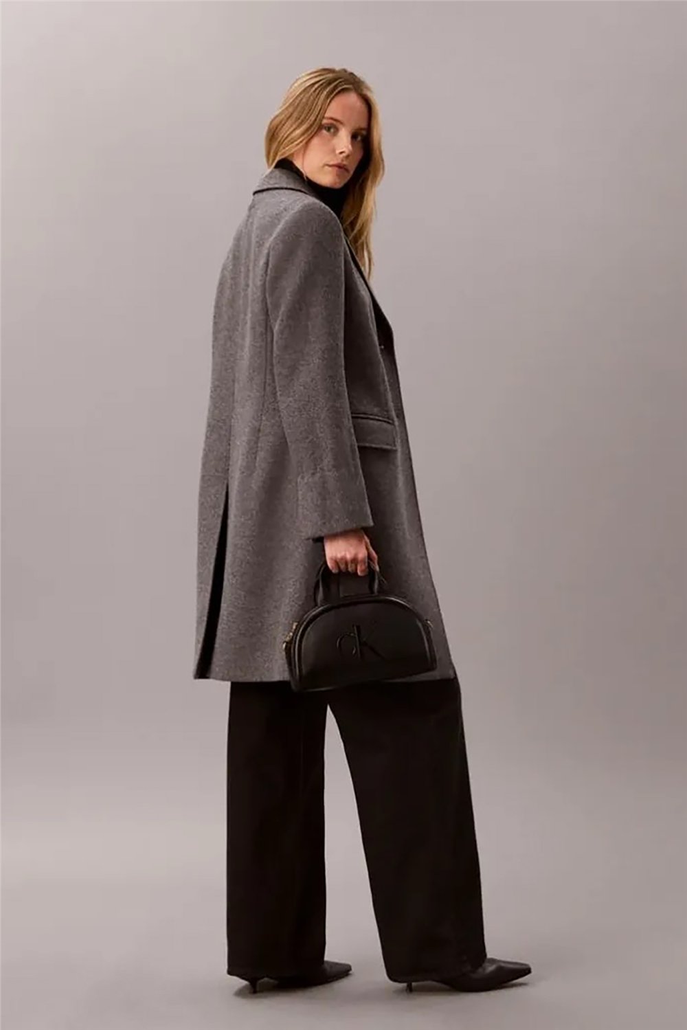 Calvin Klein Bold Ck Dome Crossbody Kadın Mini Omuz Çantası Siyah