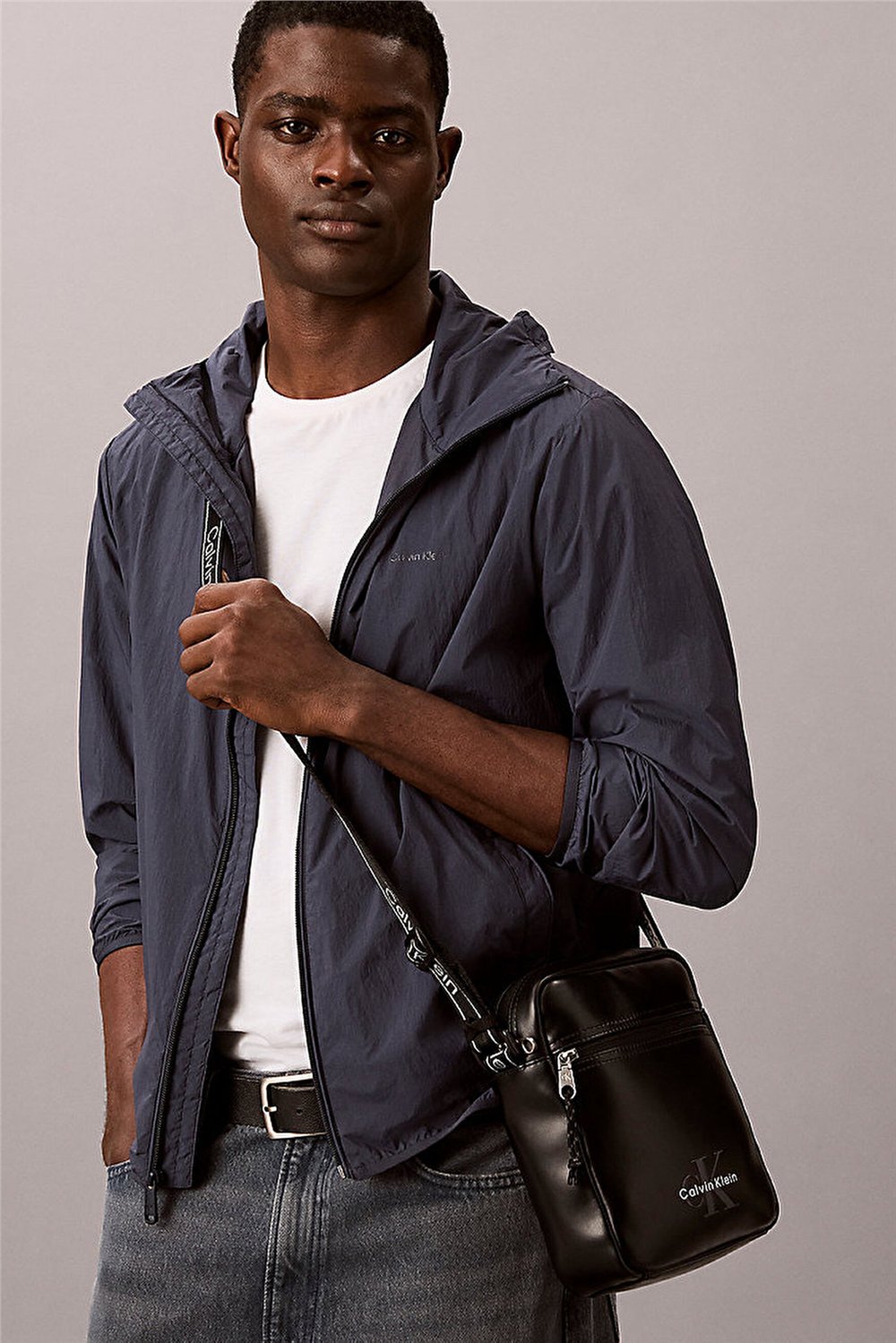 Calvin Klein Bold Logo Webbing Erkek Reporter Çanta Siyah