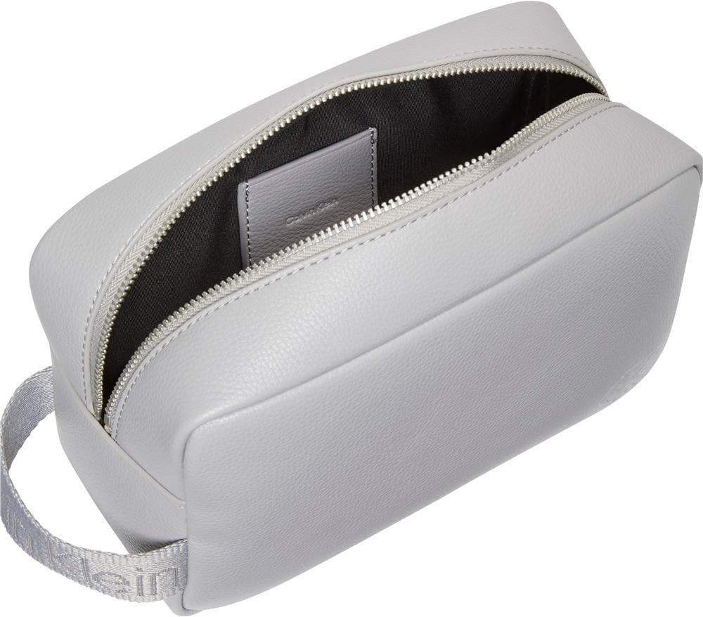 Calvin Klein Cargo Dopp Kit Erkek El Çantası