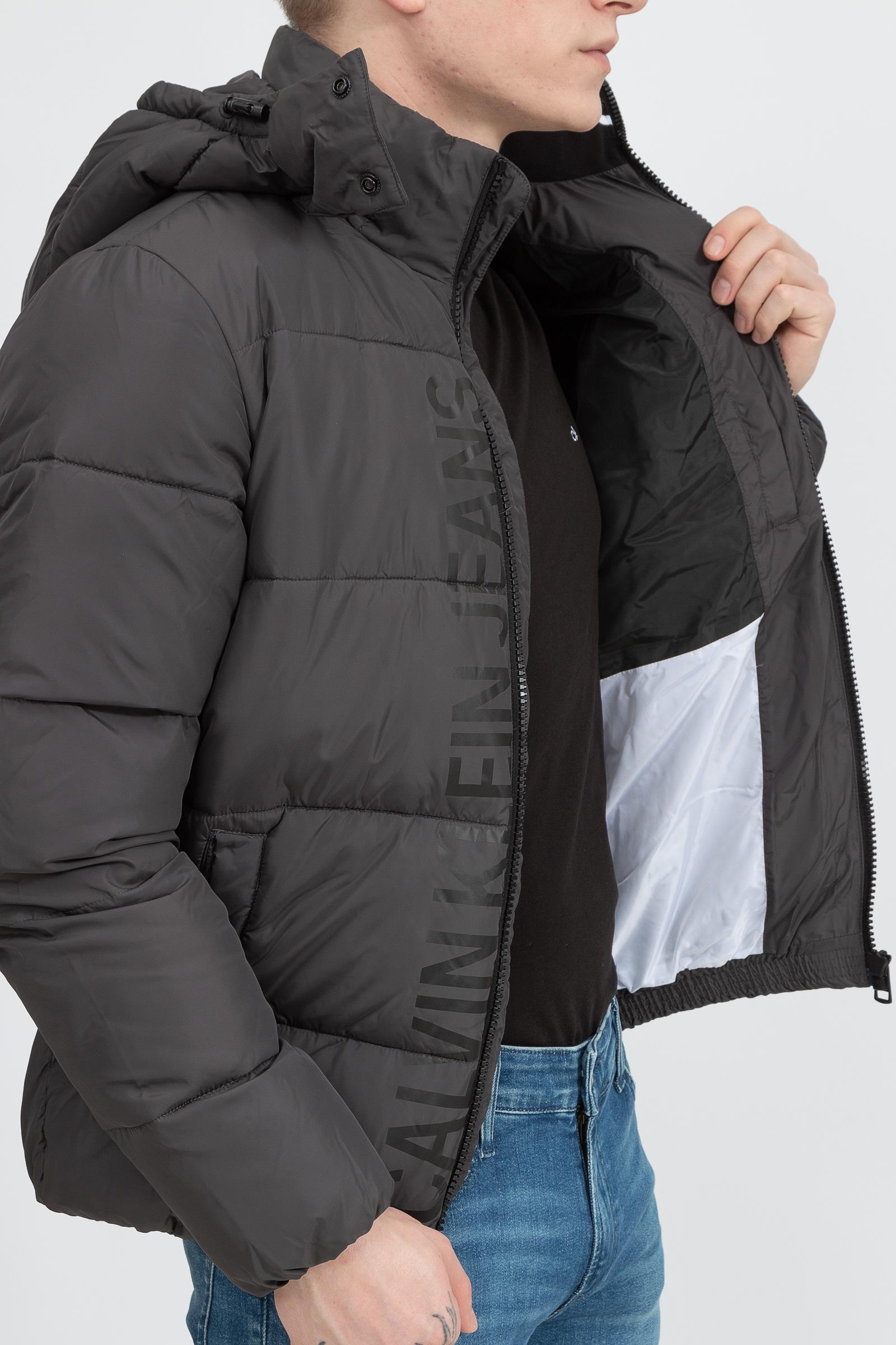 Calvin Klein Core Essentials Erkek Mont