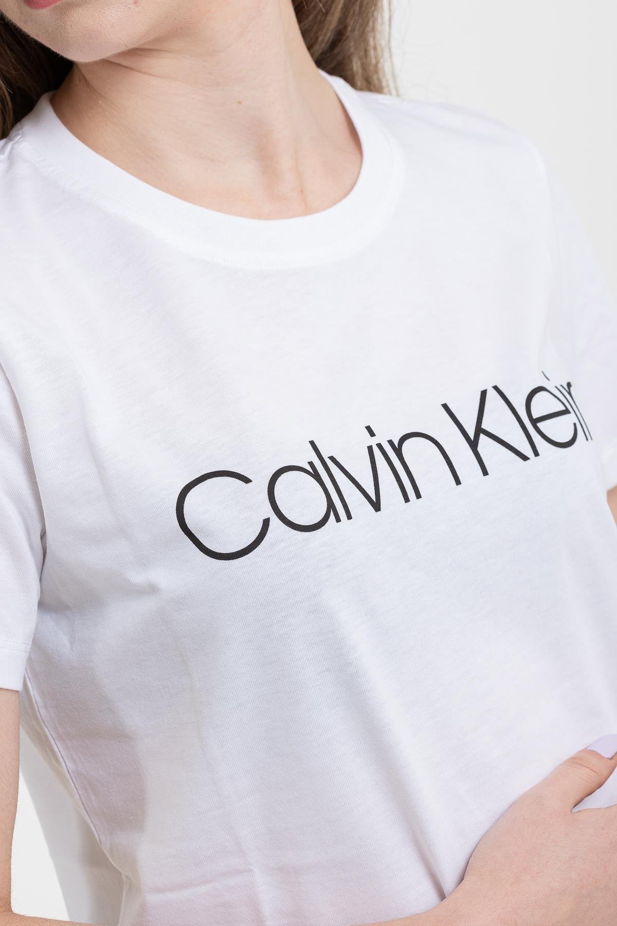 Calvin Klein Core Logo Kadın Bisiklet Yaka T-Shirt