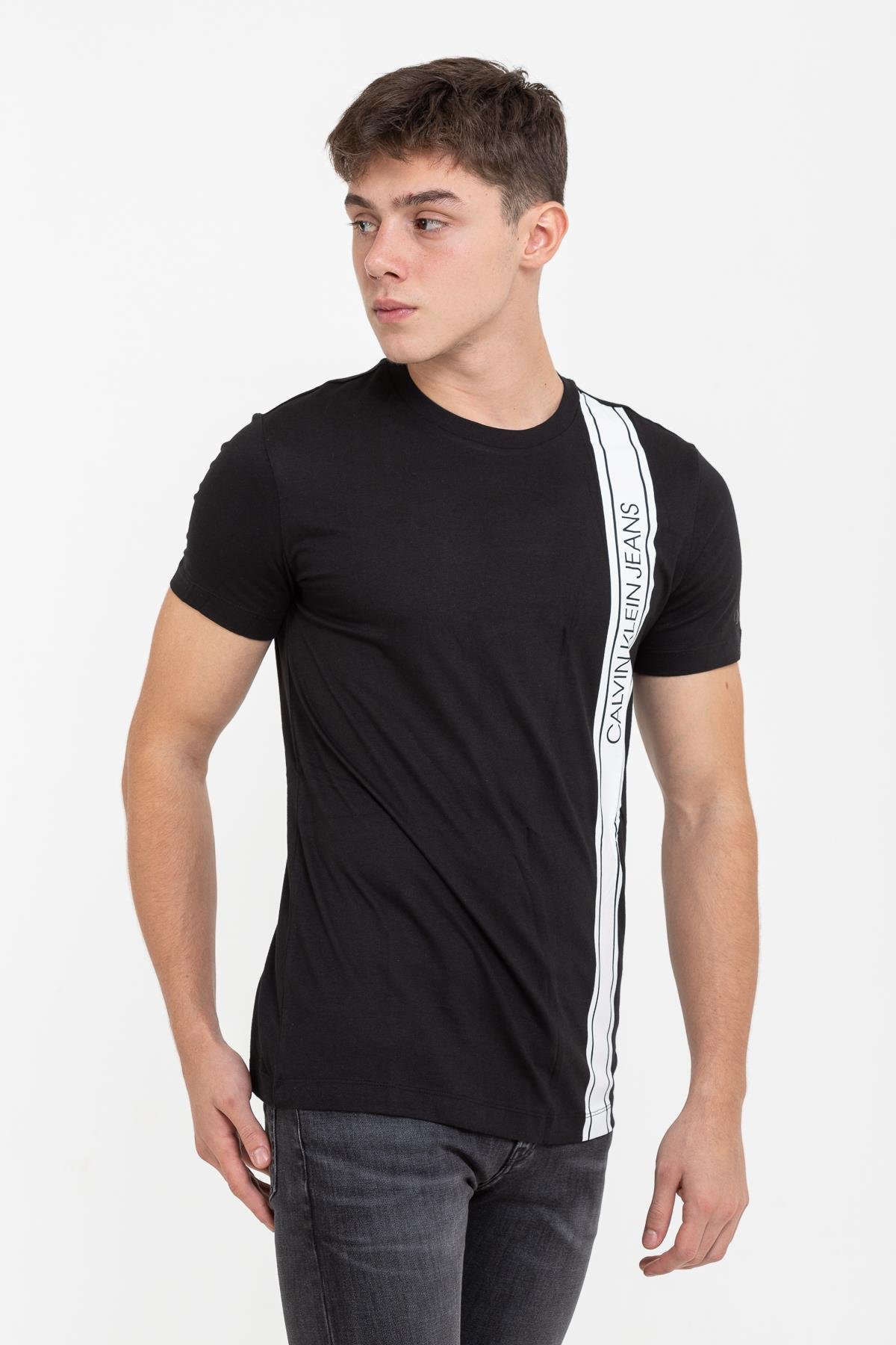Calvin Klein Dikey Şerit Logolu Erkek T-Shirt