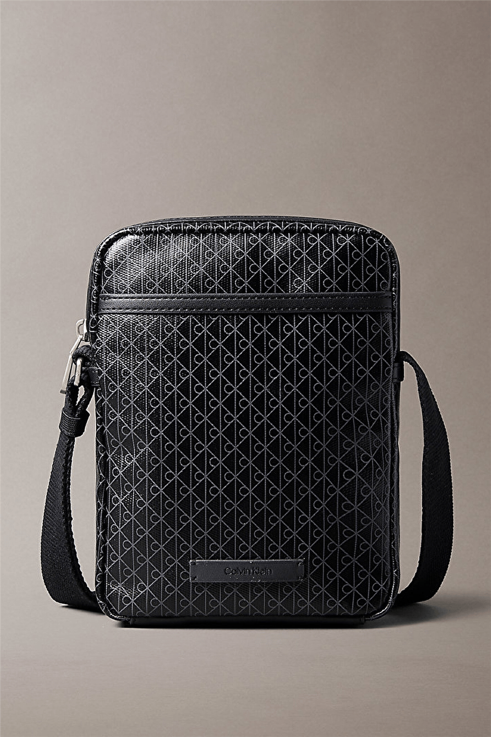 Calvin Klein Emblem Aop Coated Slim Erkek Reporter Çanta Siyah