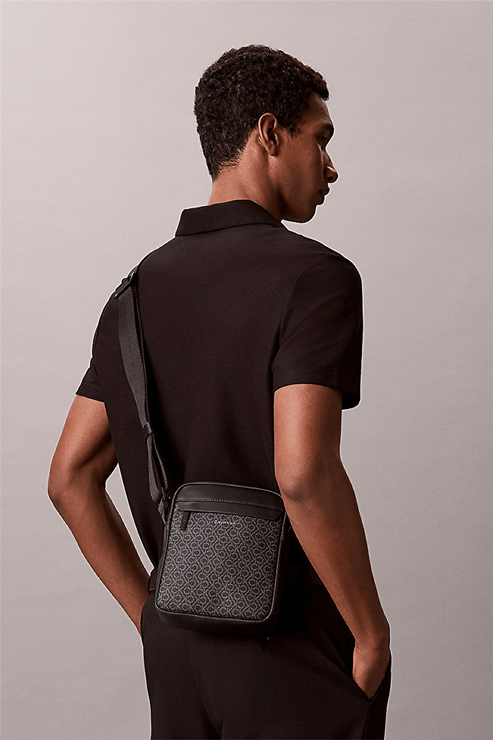 Calvin Klein Emblem Aop Coated Slim Erkek Reporter Çanta Siyah