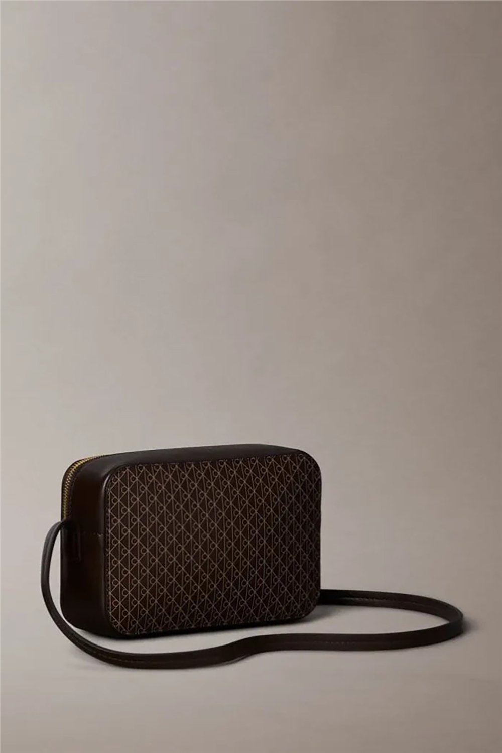 Calvin Klein Emblem Aop Elongated Camera Bag Kadın Mini Omuz Çantası