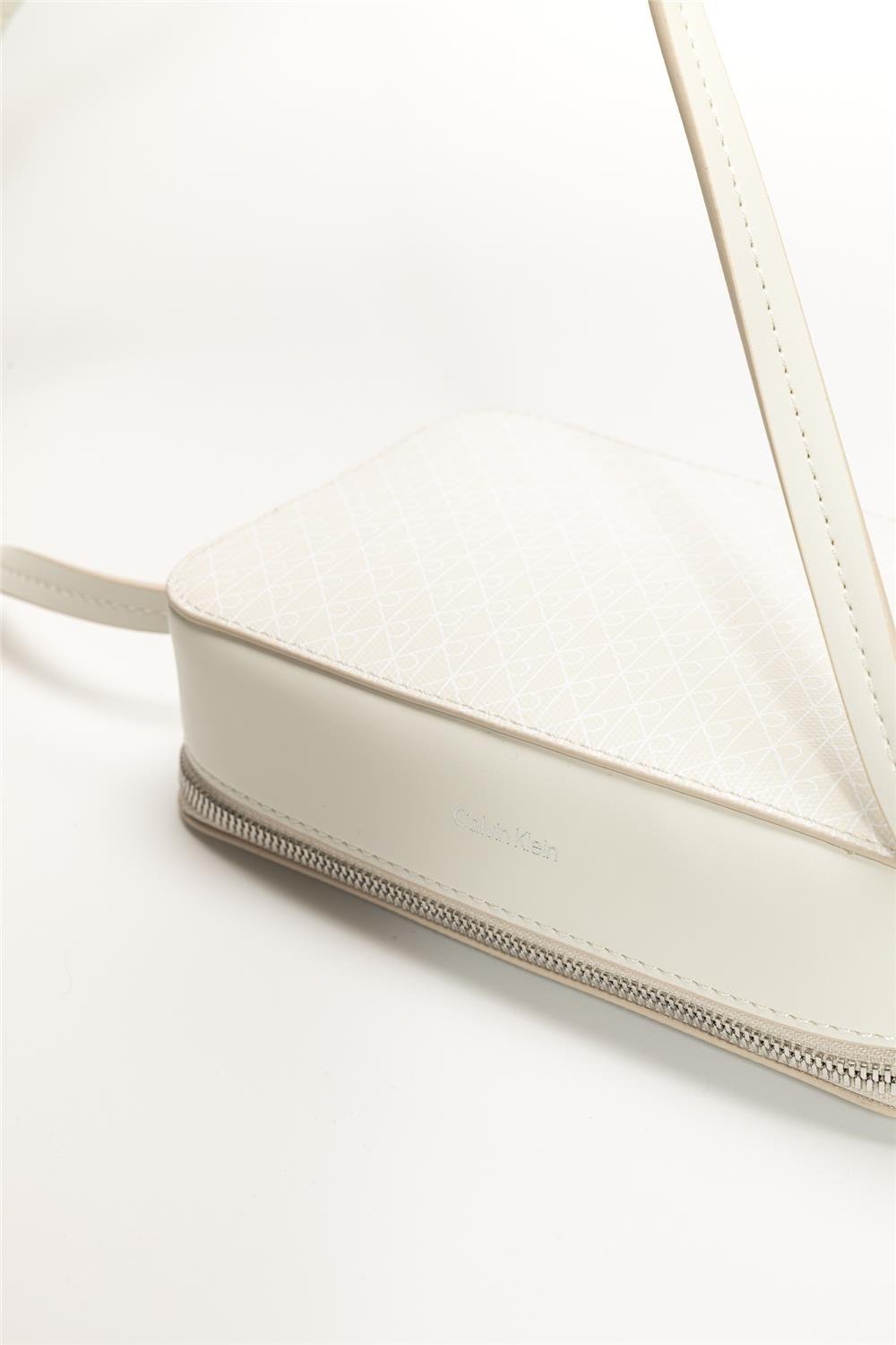 Calvin Klein Emblem Aop Elongated Kadın Mini Omuz Çantası