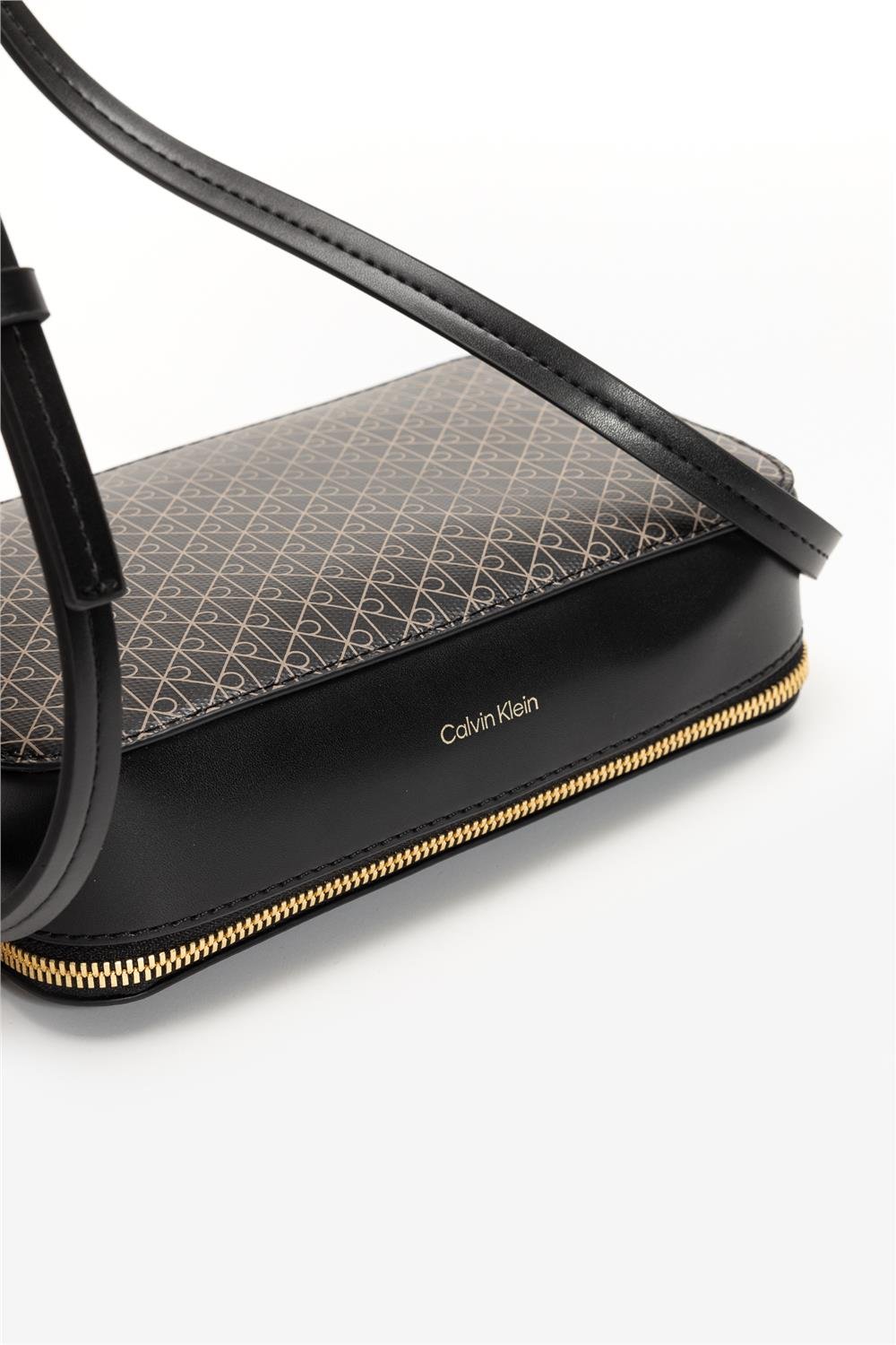 Calvin Klein Emblem Aop Elongated Kadın Mini Omuz Çantası