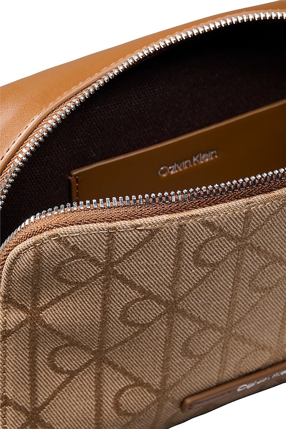 Calvin Klein Emblem Aop Jacquard Camera Bag Kadın Mini Omuz Çantası