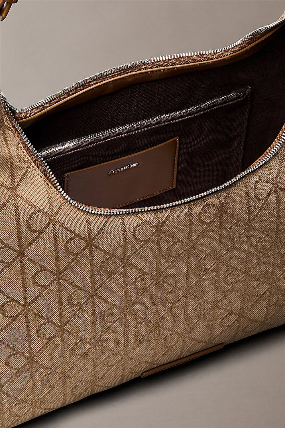 Calvin Klein Emblem Jacquard Shoulder Bag Kadın Omuz Çantası