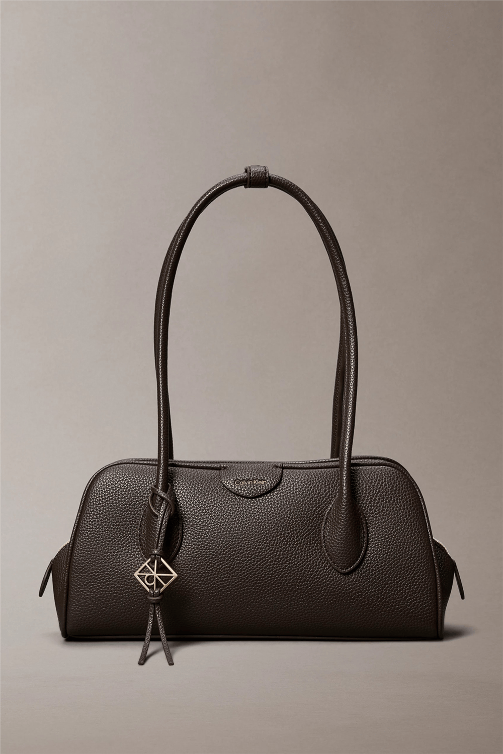 Calvin Klein Emblem Trio Pebble Shoulder Bag Kadın Omuz Çantası Kahverengi