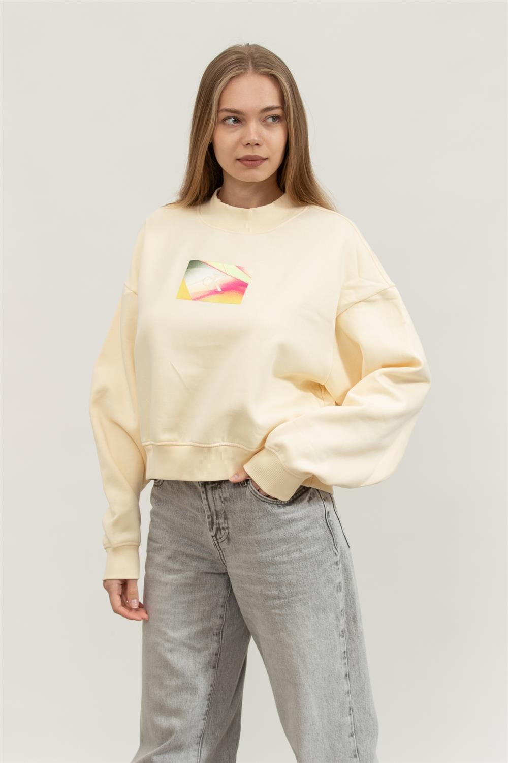 Calvin Klein Illuminated Box Logo Crew Neck Kadın Bisiklet Yaka Sweatshirt