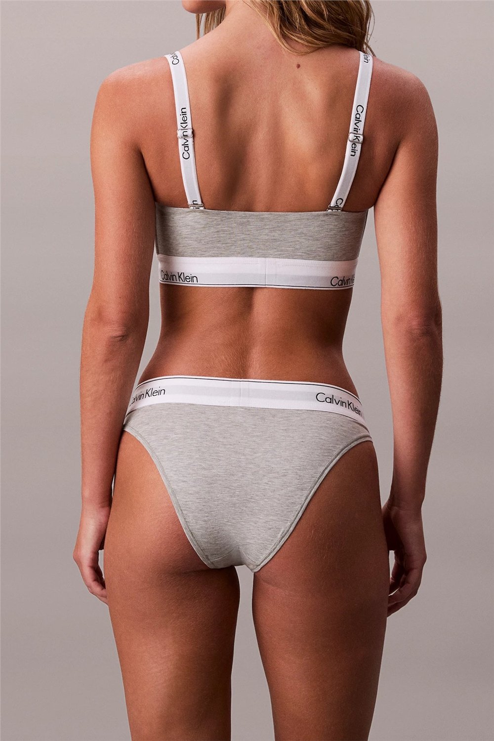 Calvin Klein Kadın High Leg Tanga Külot Gri