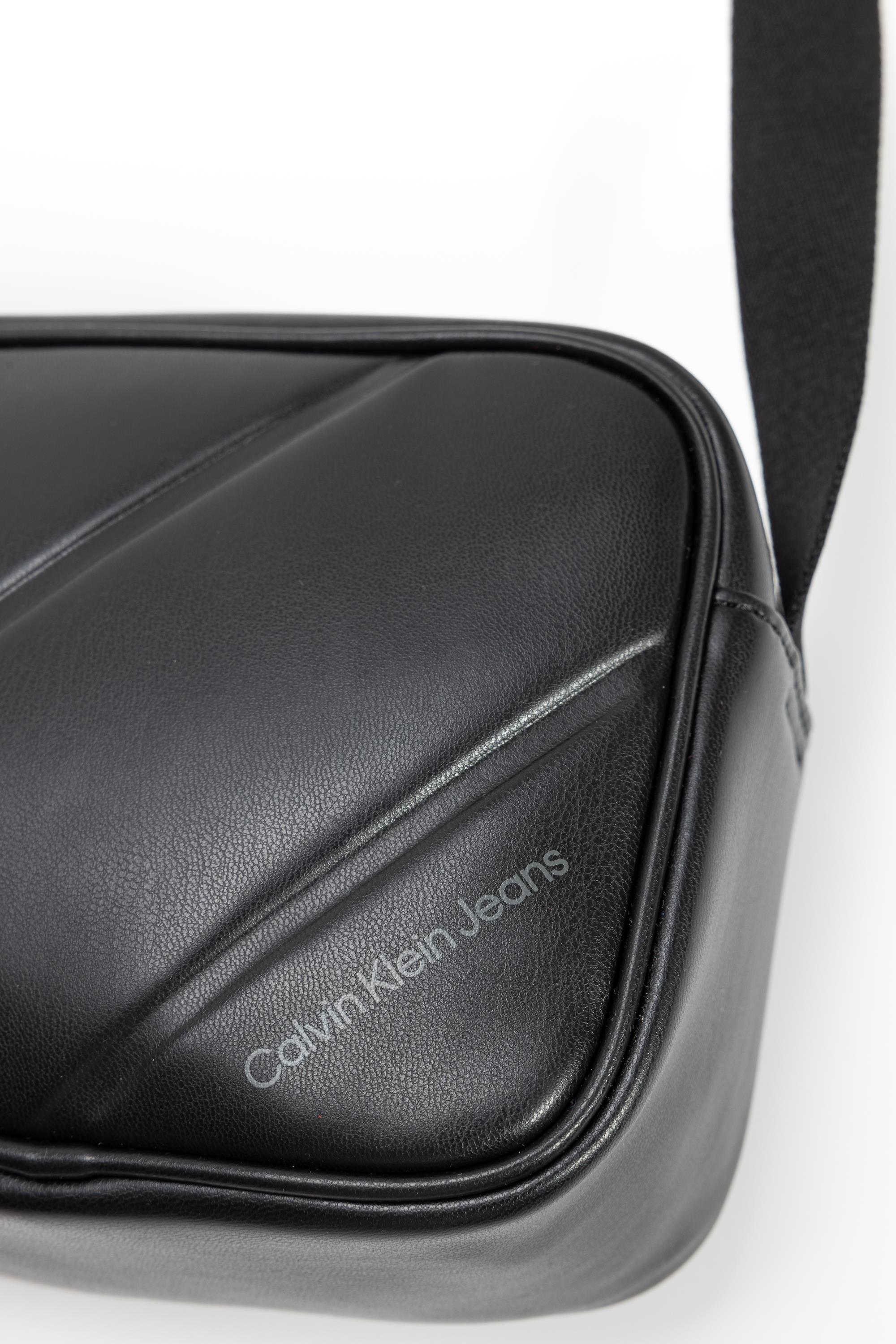 Calvin Klein Kadın Mini Omuz Çantası