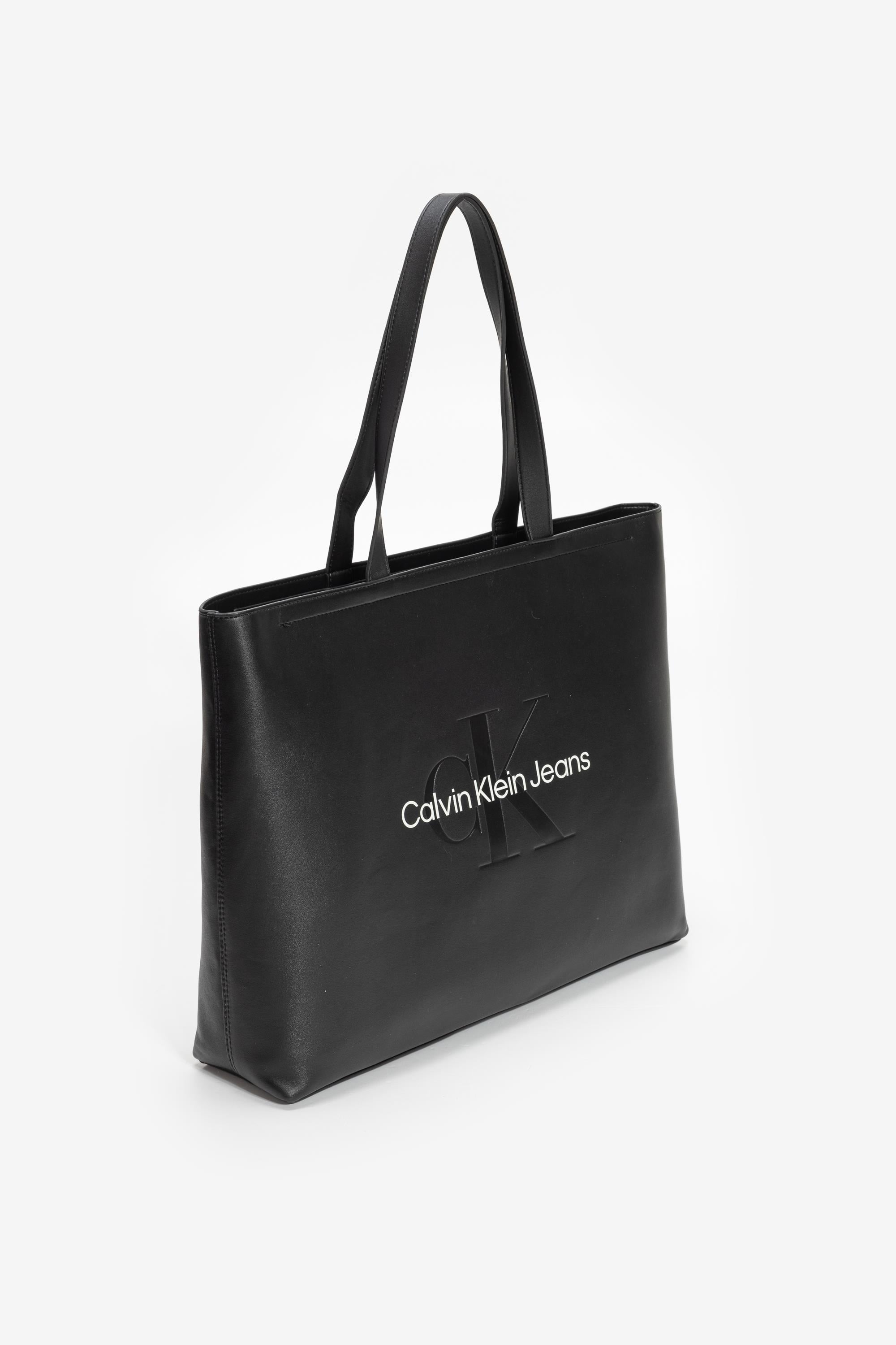 calvin-klein-kadin-omuz-cantasi-7a5e6e.jpg