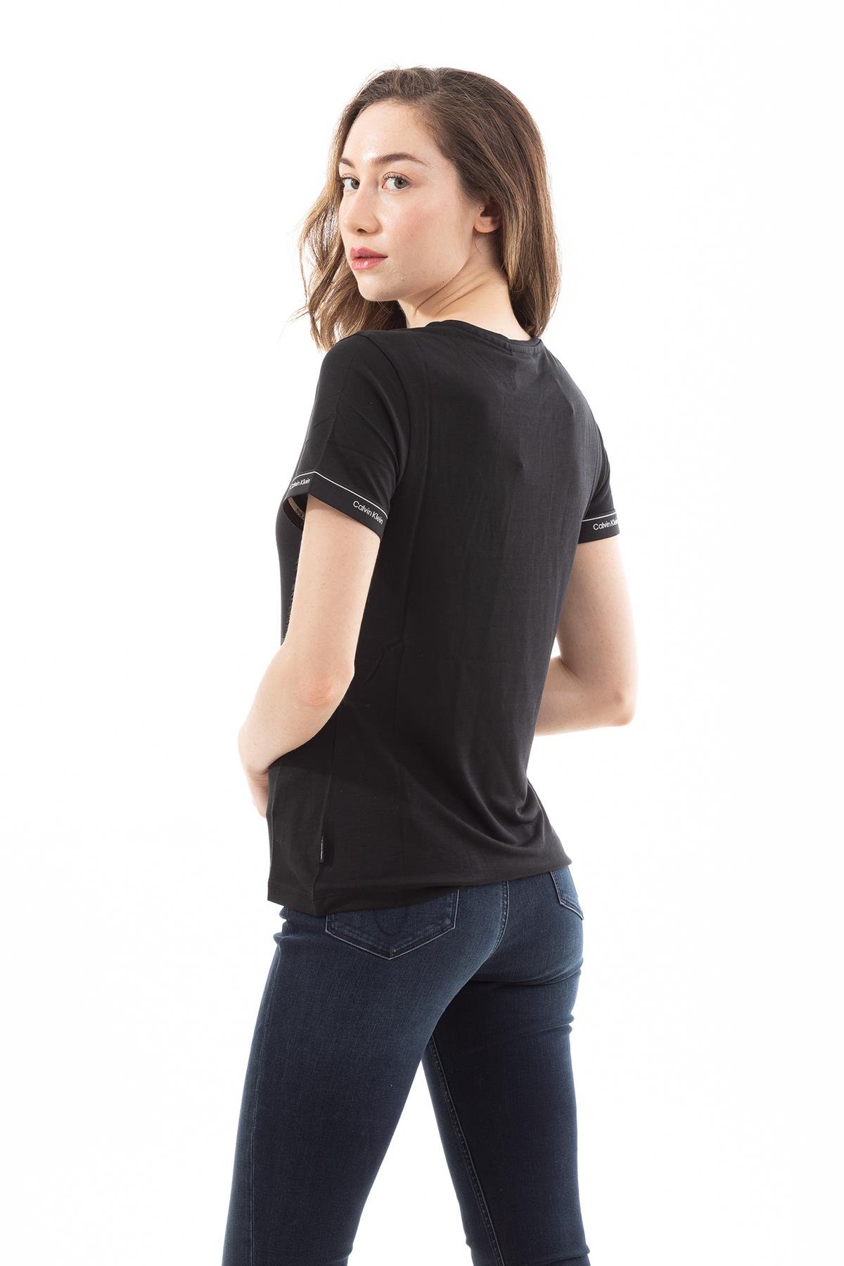 Calvin Klein Kadın T-Shirt