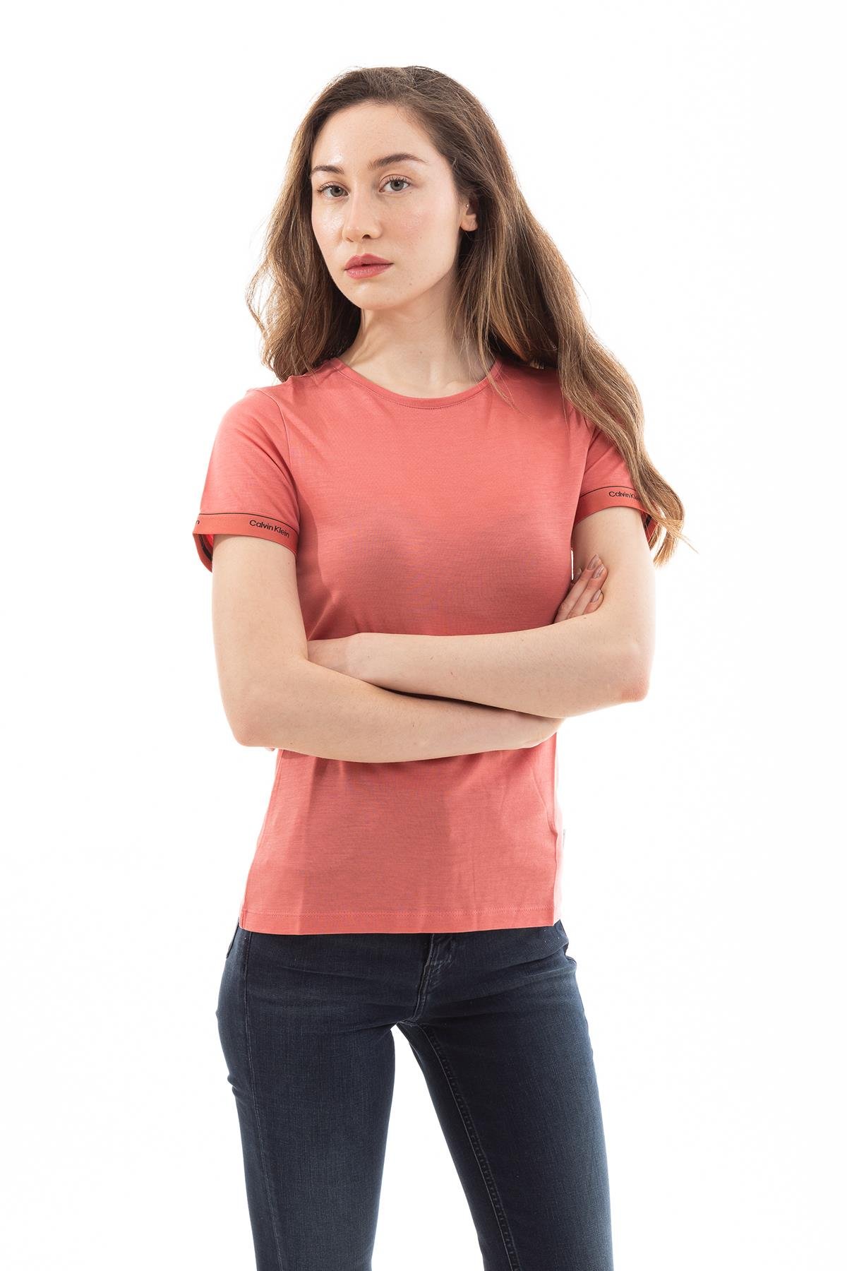 Calvin Klein Kadın T-Shirt