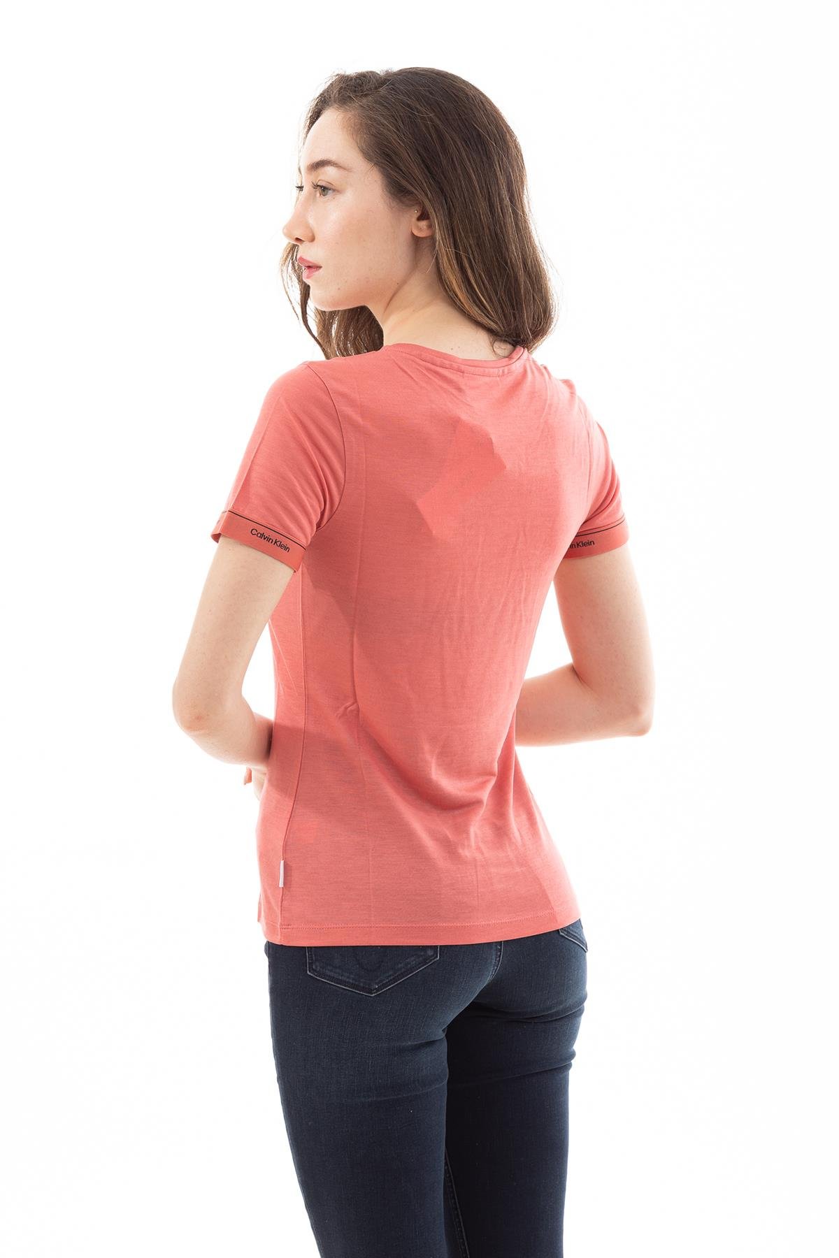 Calvin Klein Kadın T-Shirt