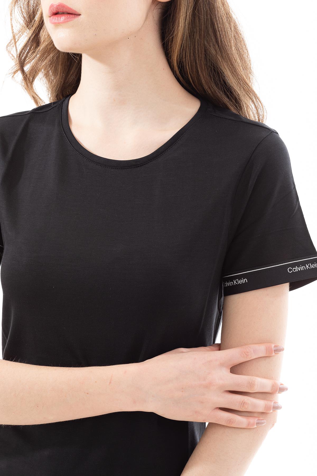 Calvin Klein Kadın T-Shirt
