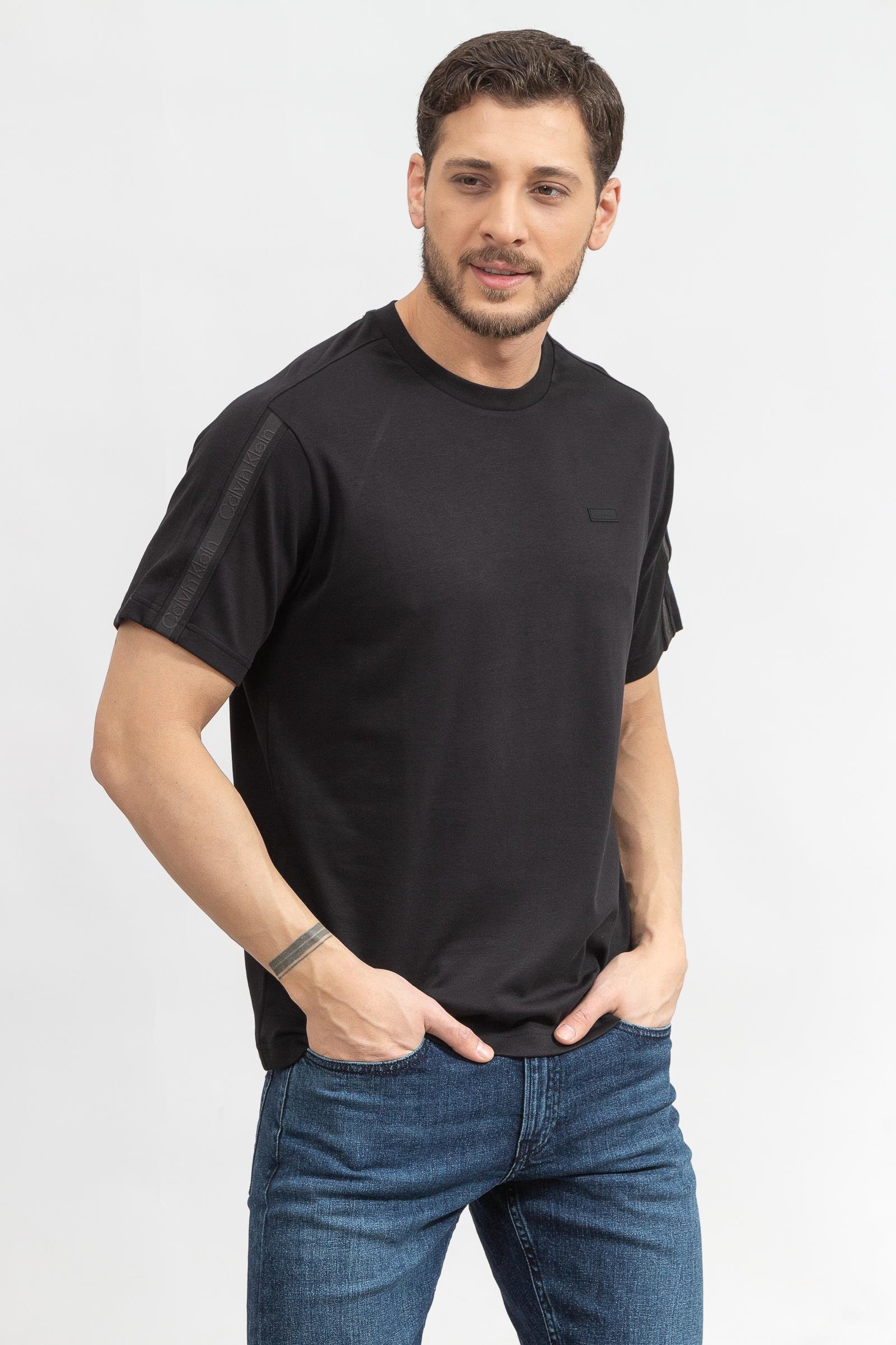 Calvin Klein Logo Tape Comfort Erkek Bisiklet Yaka T-Shirt