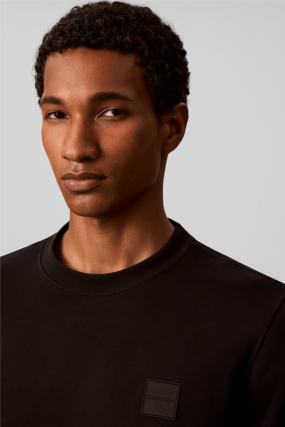 Calvin Klein Ls 350 Terry Spw Rubber Badge Cr Erkek Bisiklet Yaka Sweatshirt Siyah