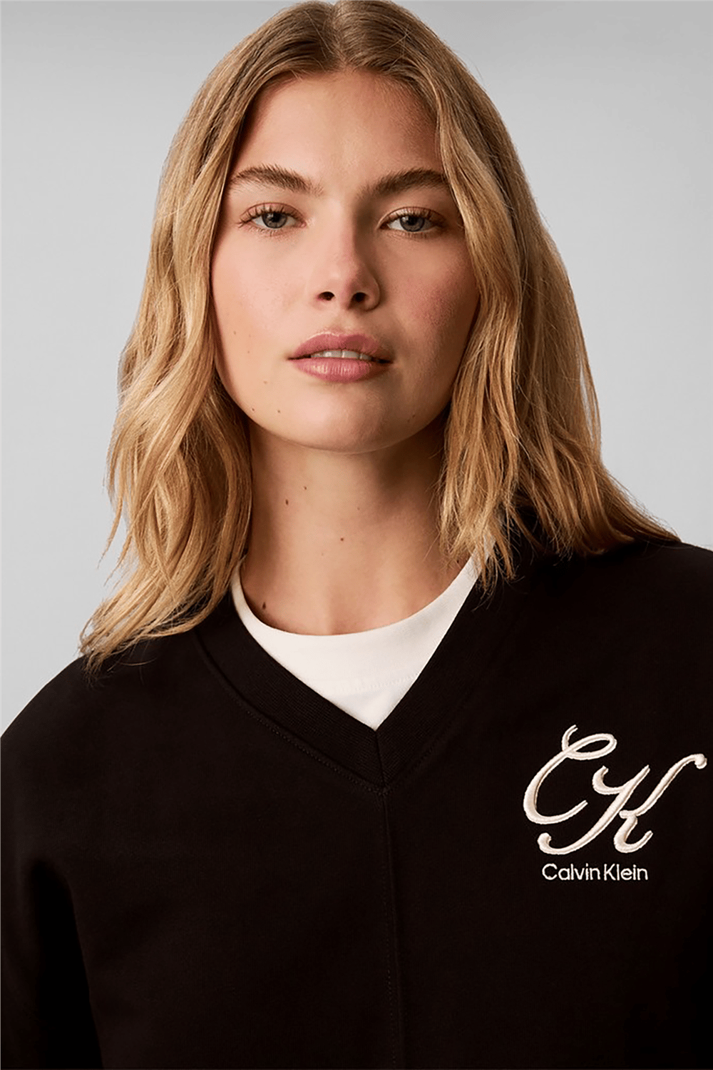 Calvin Klein Ls Premium Fleece Script Vneck P Kadın V Yaka Sweatshirt Siyah