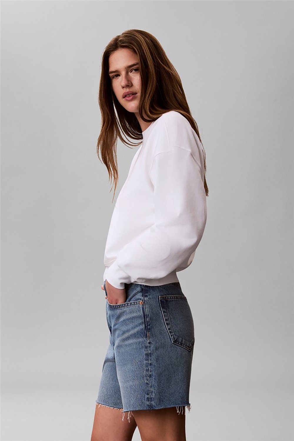 Calvin Klein Ls Terry Standard Logo Crew Nk Kadın Bisiklet Yaka Sweatshirt Beyaz