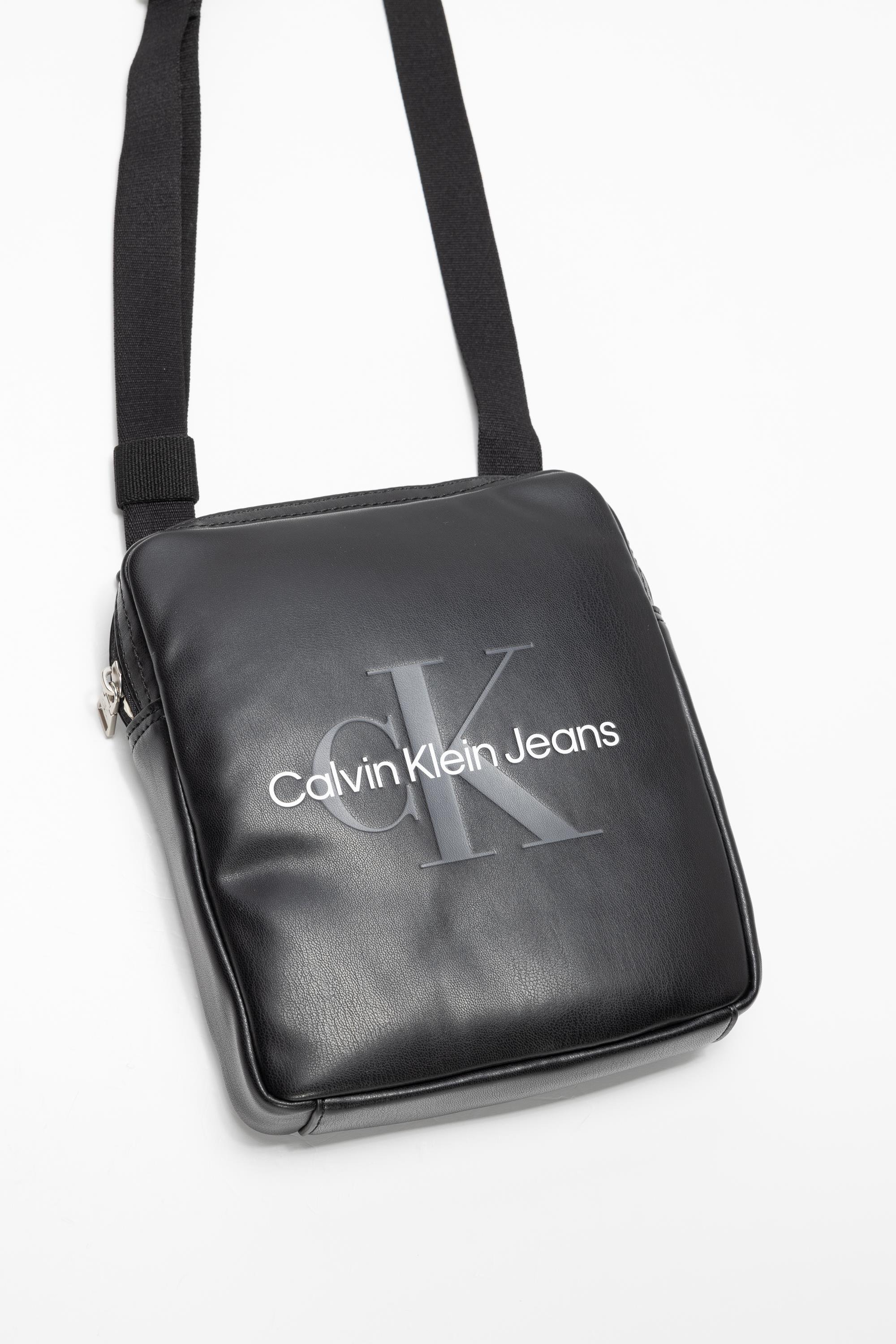 Calvin Klein Monogram Soft 18 Erkek Reporter Çanta