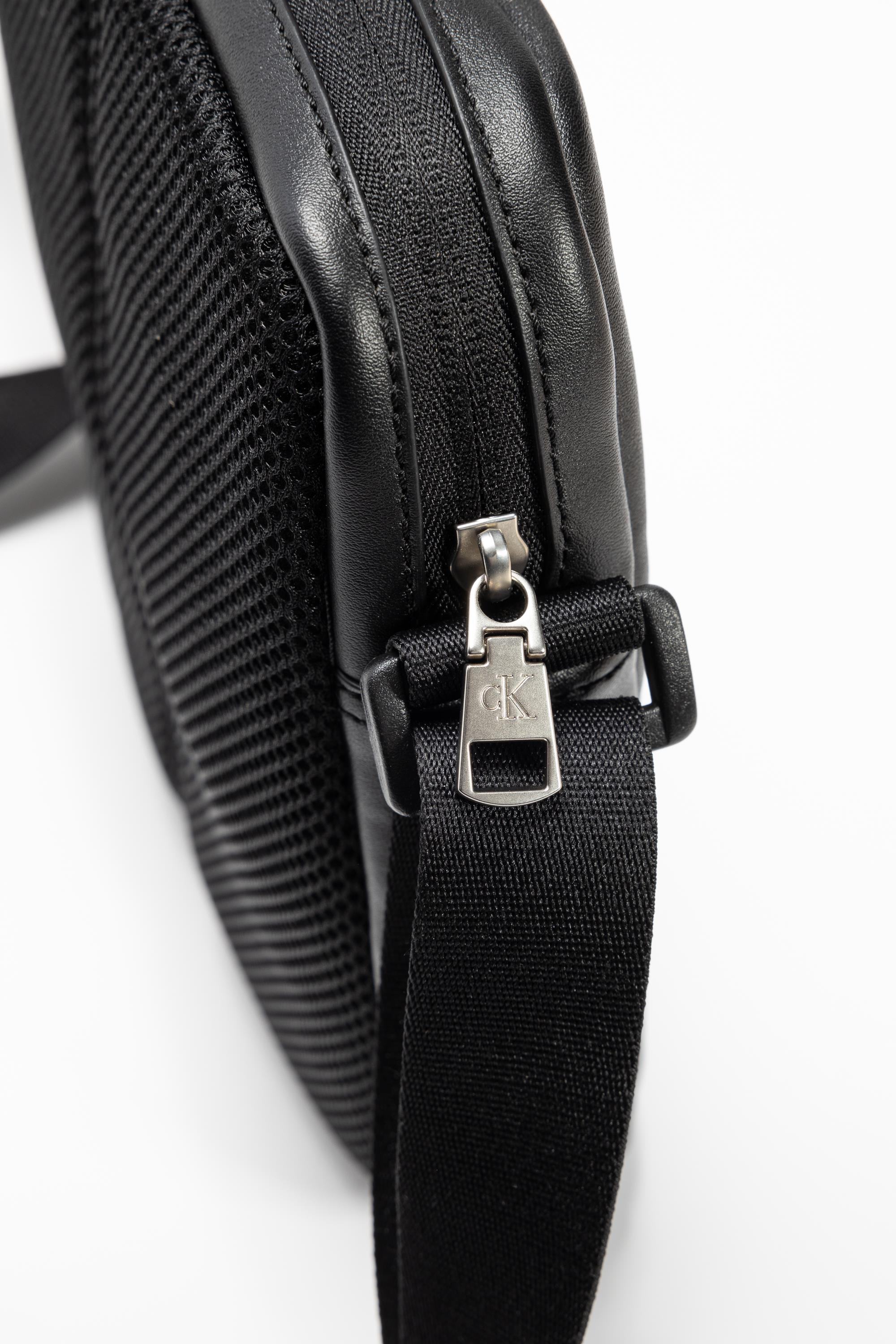 Calvin Klein Monogram Soft 18 Erkek Reporter Çanta