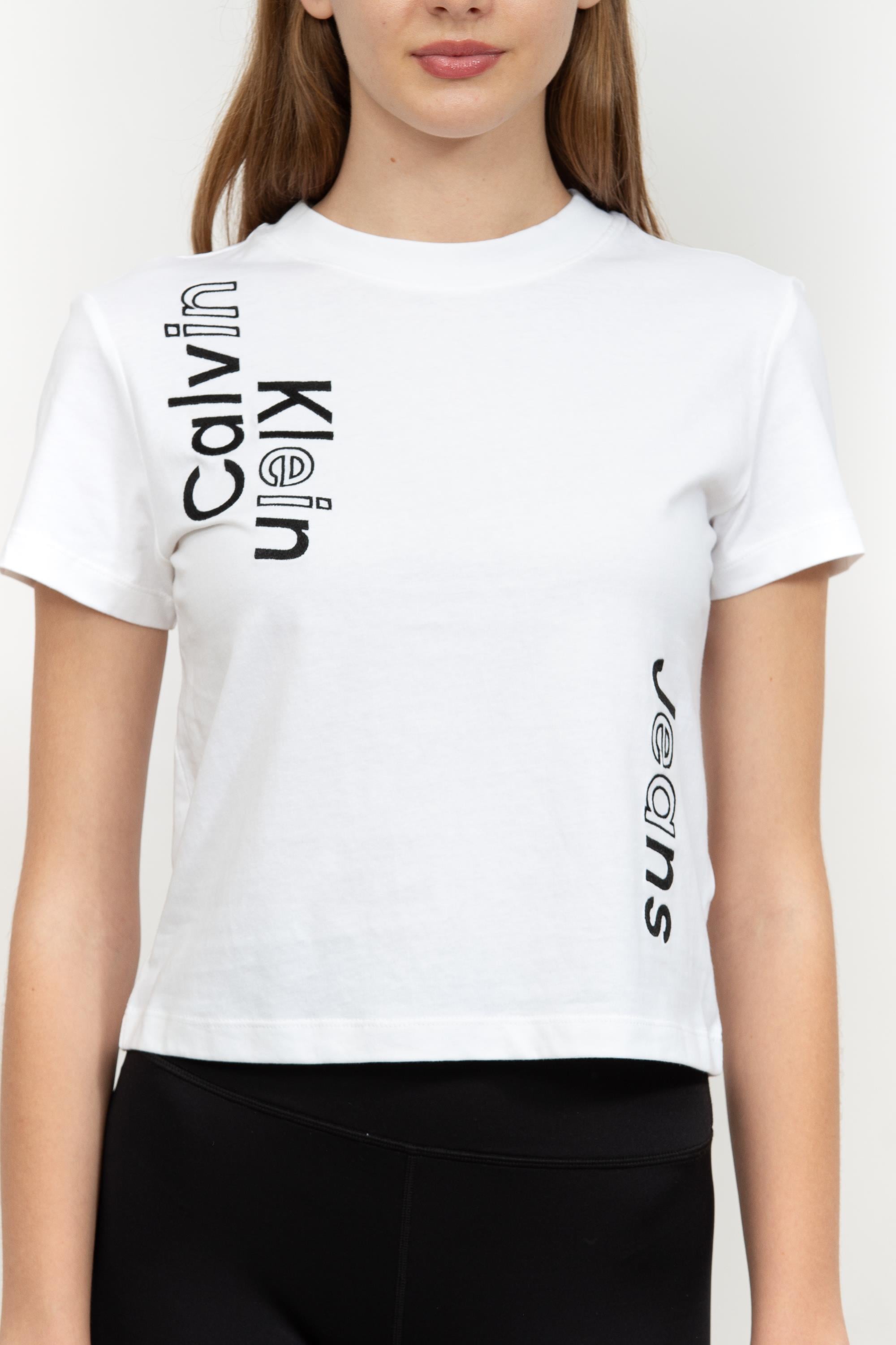 Calvin Klein Multi Placement Logo Baby Kadın Bisiklet Yaka T-Shirt