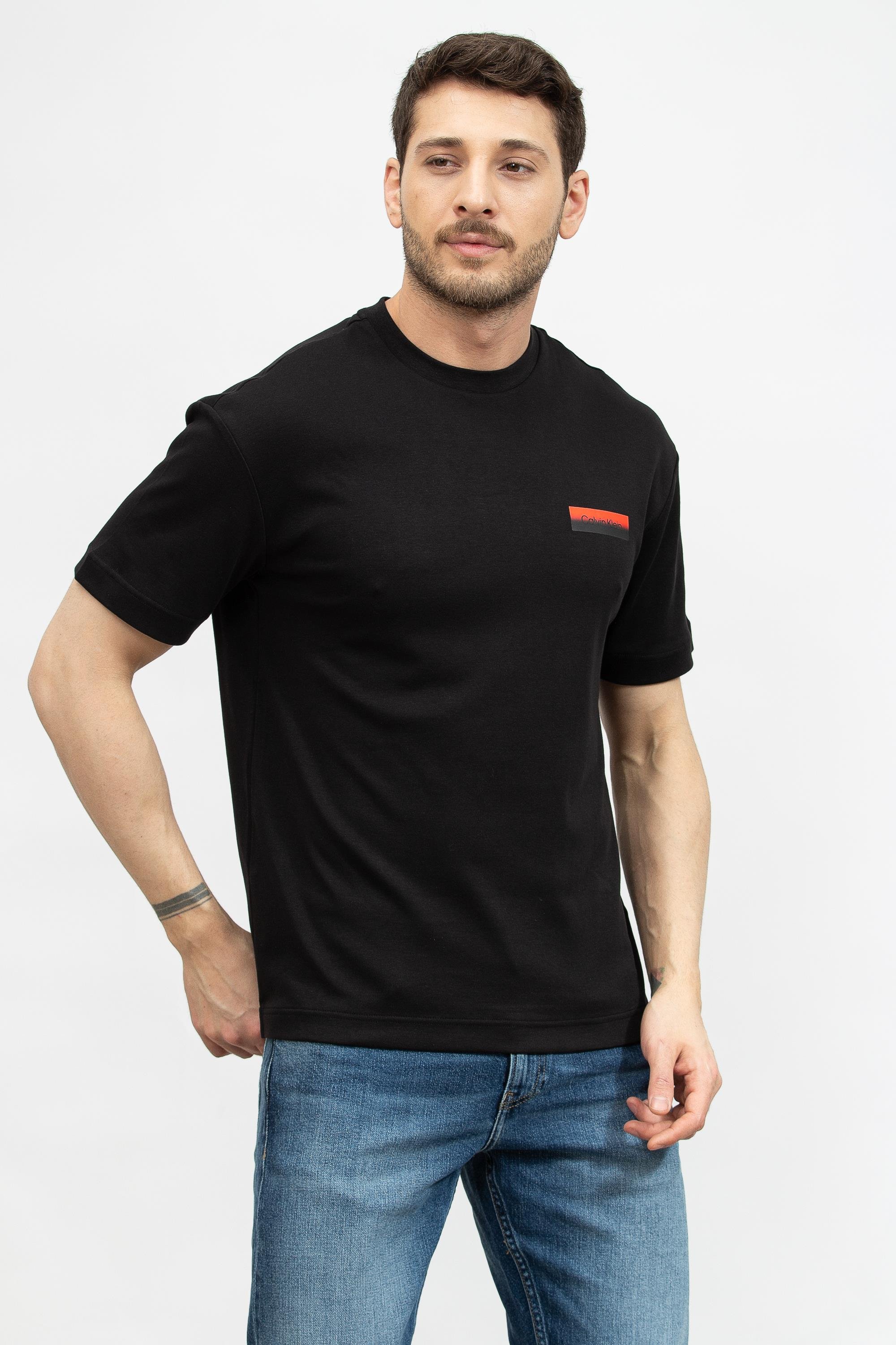 Calvin Klein Ombre Back Print Erkek Bisiklet Yaka T-Shirt