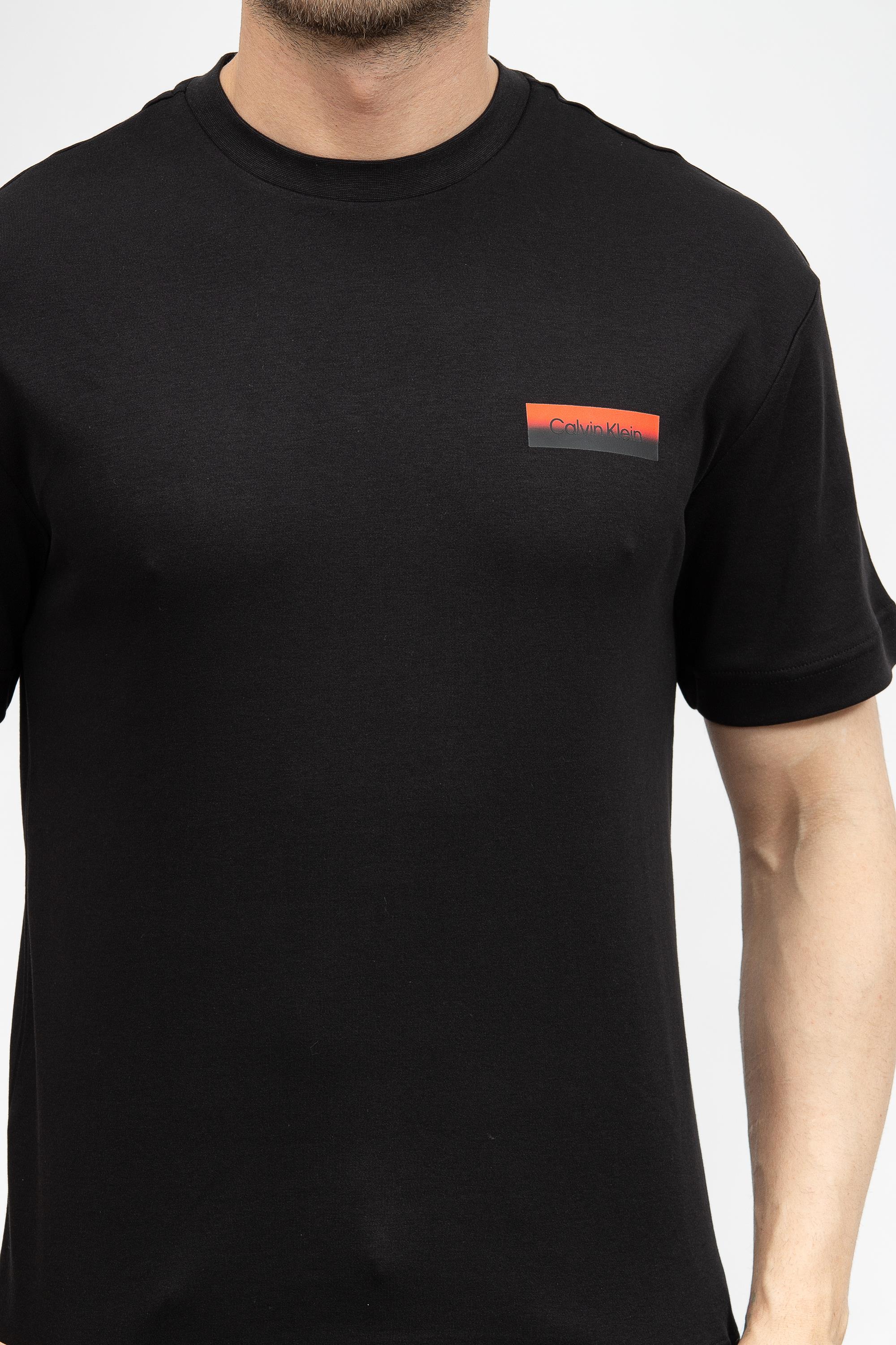 Calvin Klein Ombre Back Print Erkek Bisiklet Yaka T-Shirt