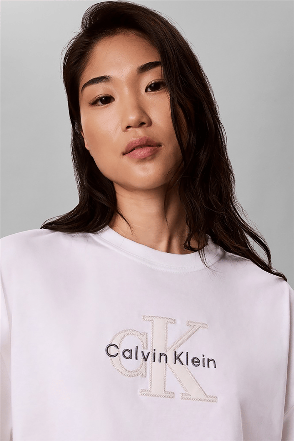 Calvin Klein Os Cropped Denim Applique Monolo Kadın Bisiklet Yaka T-Shirt Beyaz