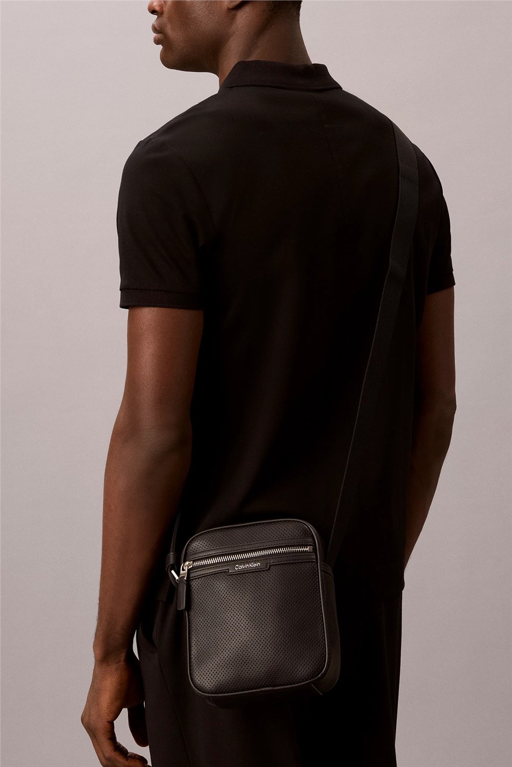Calvin Klein Perforated Erkek Reporter Çanta Siyah