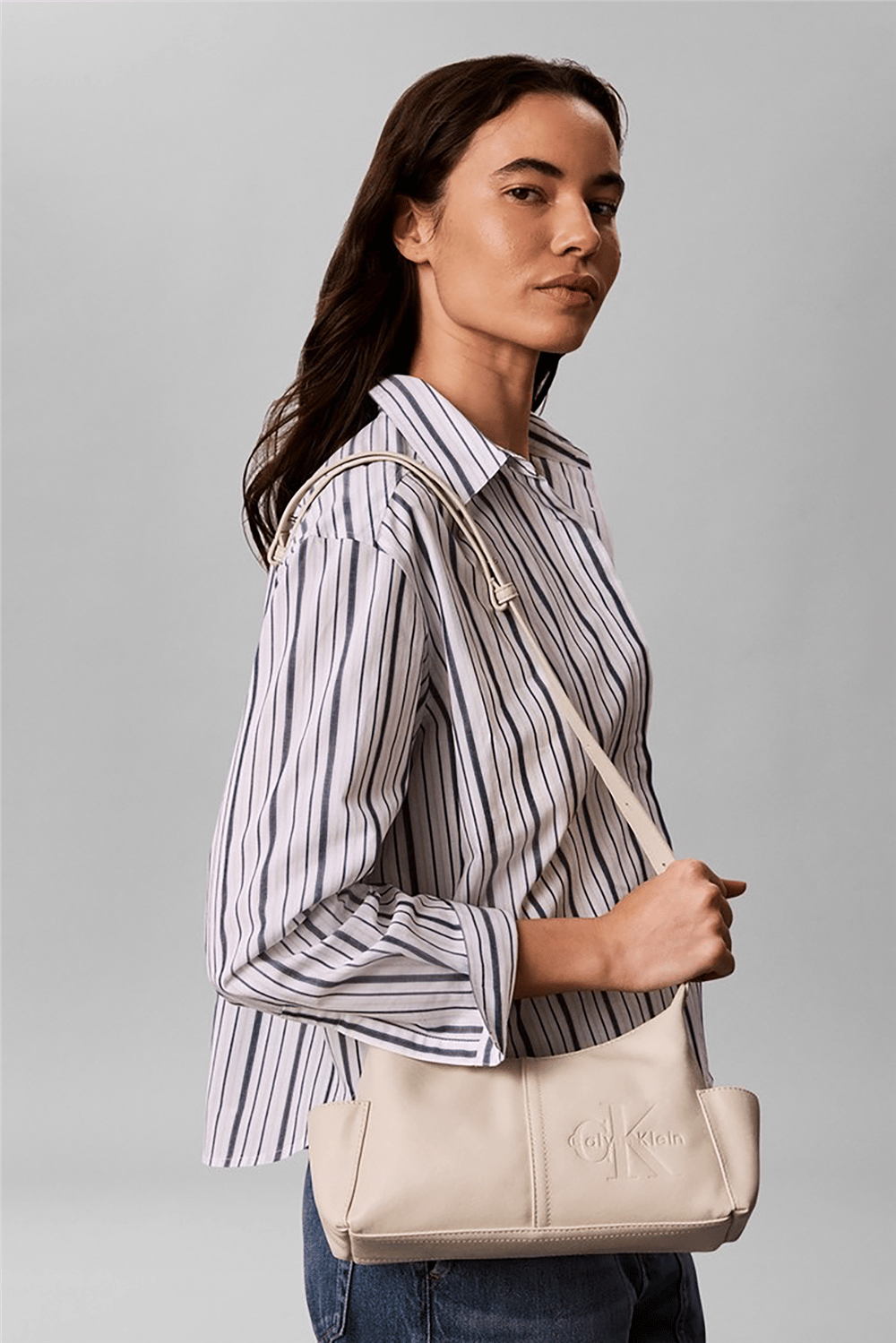 Calvin Klein Pockets Monologo Crossbody Kadın Omuz Çantası Bej