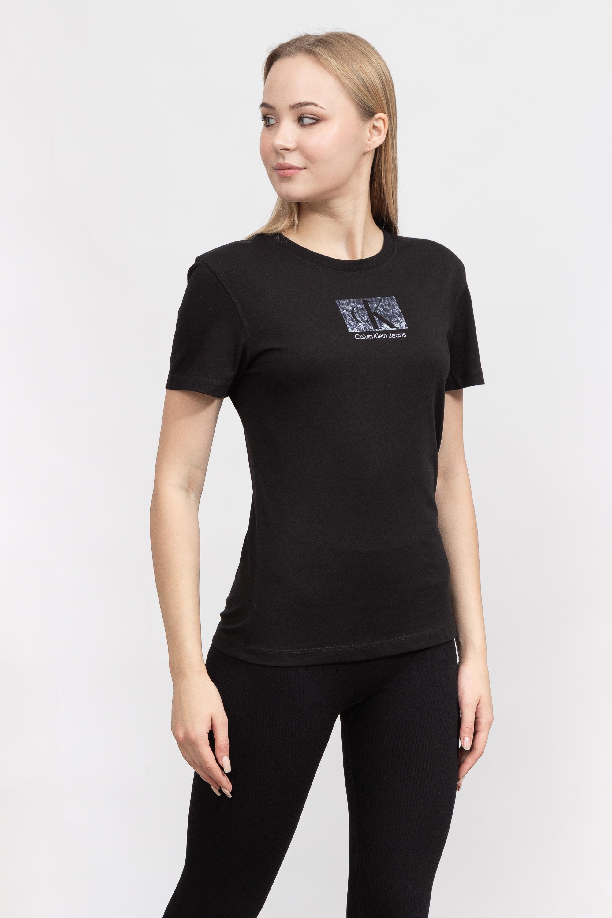 Calvin Klein Printed Box Slim Kadın Bisiklet Yaka T-Shirt