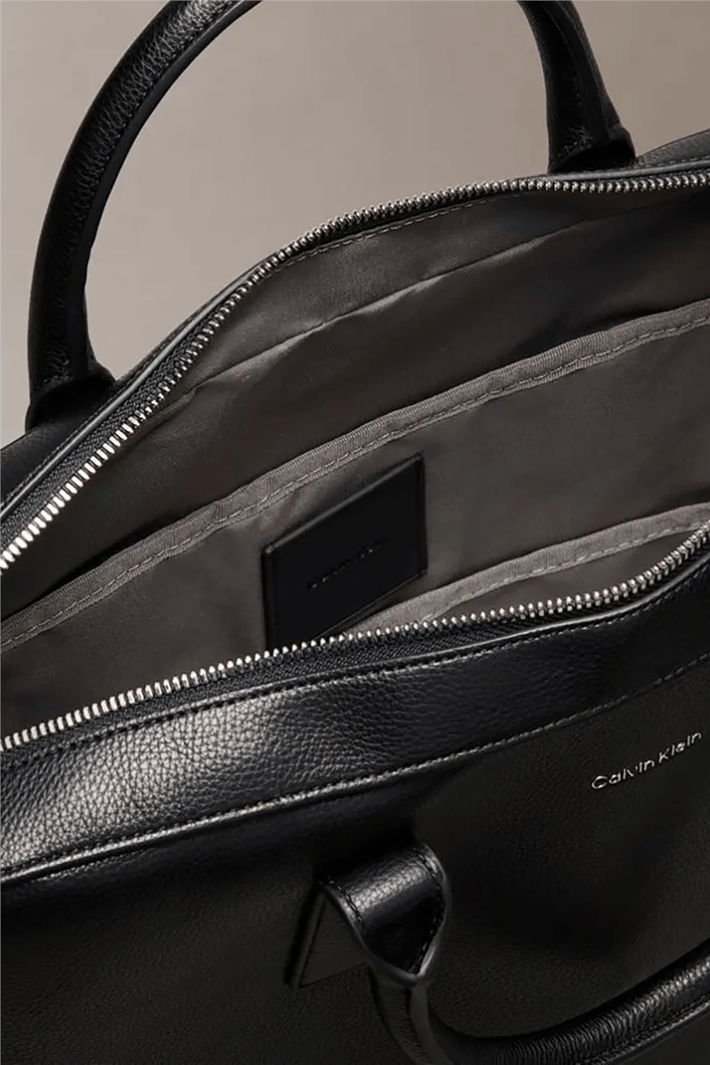 Calvin Klein Raised Commuter Erkek Bilgisayar Çantası Siyah